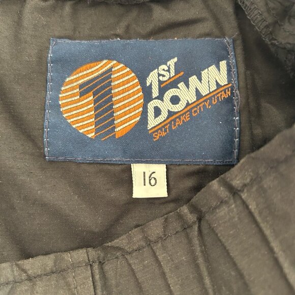 Vtg 1st Down Ruched Crop Capri Pants 16 Black Zipped Pockets Outdoor Casual Hiki - Picture 9 of 11